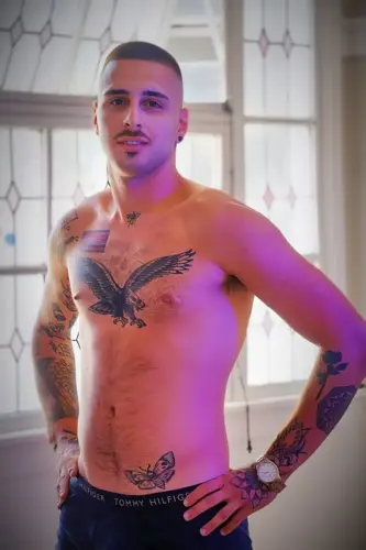 Aaron escort in Buenos Aires from $100.00 USD