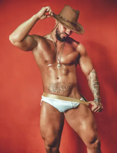 Daddy escort in Buenos Aires from $100.00 USD